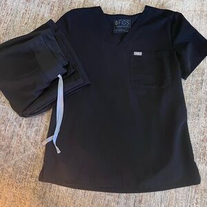 Figs Black Scrub Set